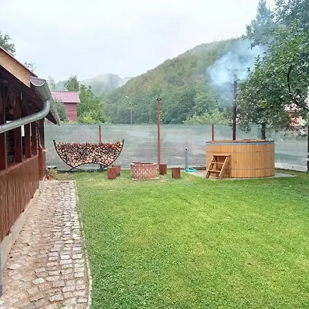 Nyaraló Cabana Piatra Plaiului