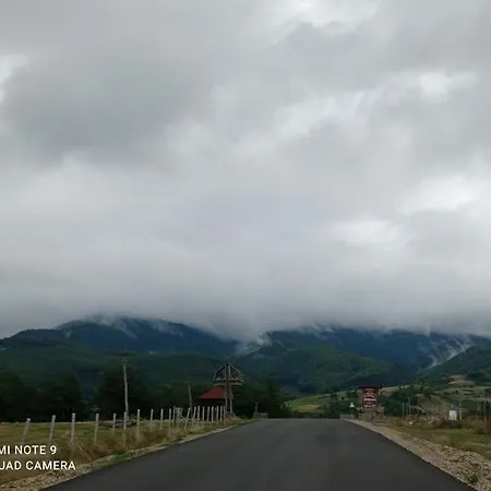 Nyaraló Cabana Piatra Plaiului *