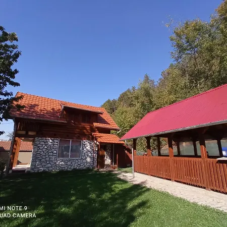 Cabana Piatra Plaiului *
