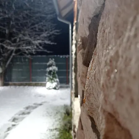 Cabana Piatra Plaiului Nyaraló Bondoraszó
